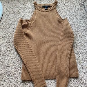 Shoulder cut out sweater